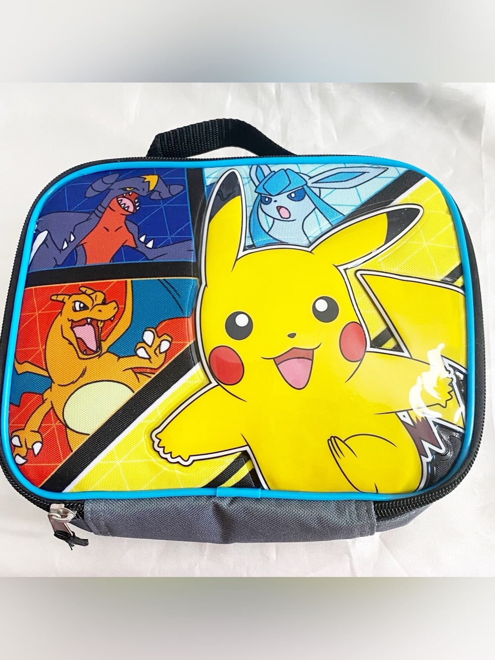 NWOT Bioworld Pokémon Charizard Soft Insulated Zip Lunch Bag 7.5” x 9.5 x 2.5”